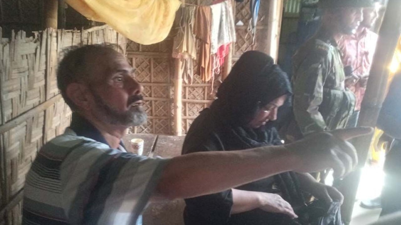 রংপুরে ইরানি দম্পতিকে মারধর করে মোবাইল-টাকা ছিনতাই, আটক ৪
