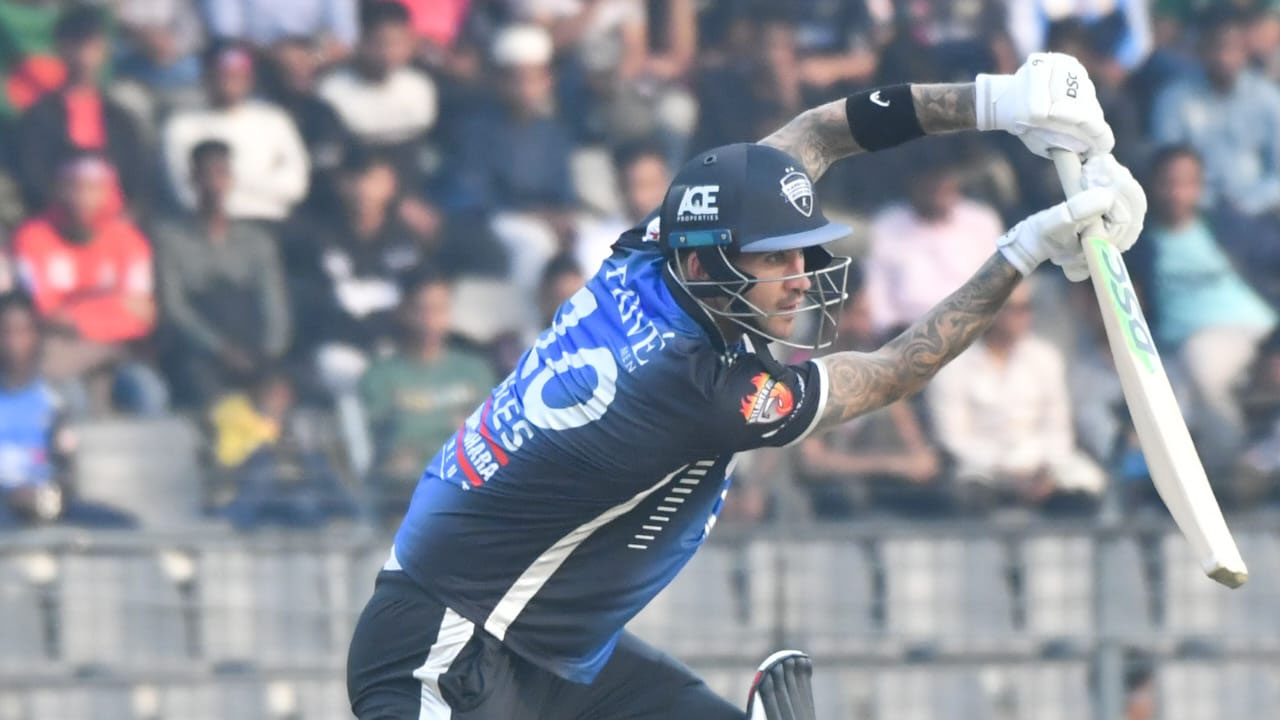 ঢাকাকে হারিয়ে রংপুরের পাঁচে পাঁচ