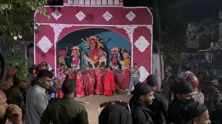 সনাতন ধর্মাবলম্বীদের দুই পক্ষের দ্বন্দ্বে হয়নি বিসর্জন, মন্দিরে ফেরানো হলো প্রতিমা