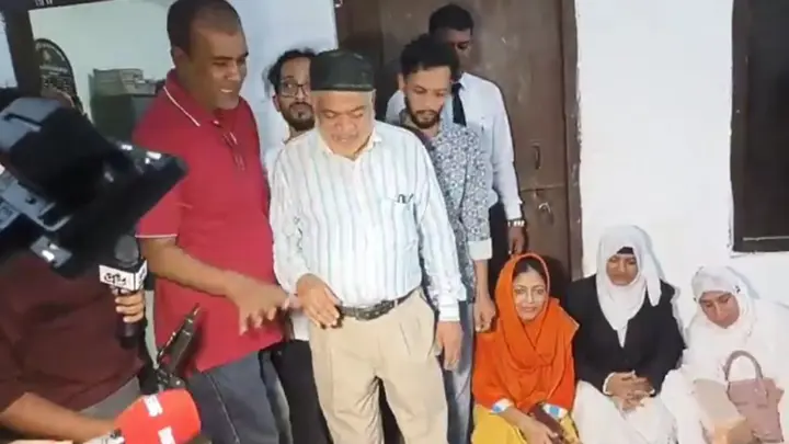 রংপুর আইনজীবী সমিতির বিরুদ্ধে নবীন আইনজীবীদের বিক্ষোভ