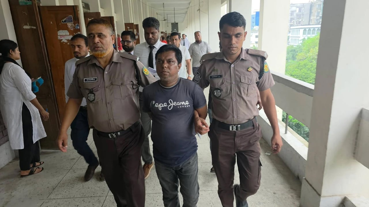 ঘুষ নেওয়ার সময় ধরা পড়া বেবিচক কর্মকর্তা রাশেদের ৫ বছর কারাদণ্ড