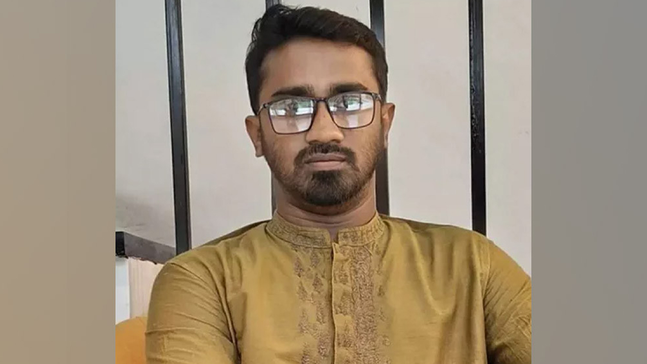 সংস্কার-বিচার না করে কেন পদত্যাগ, রাশেদ খানের প্রশ্ন