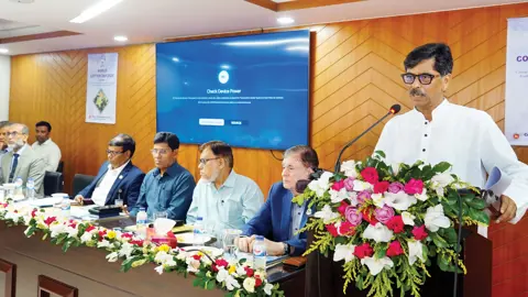 অনাবাদি ও কম ফসলি জমিতে তুলা চাষ সম্প্রসারণের আহ্বান কৃষিমন্ত্রীর