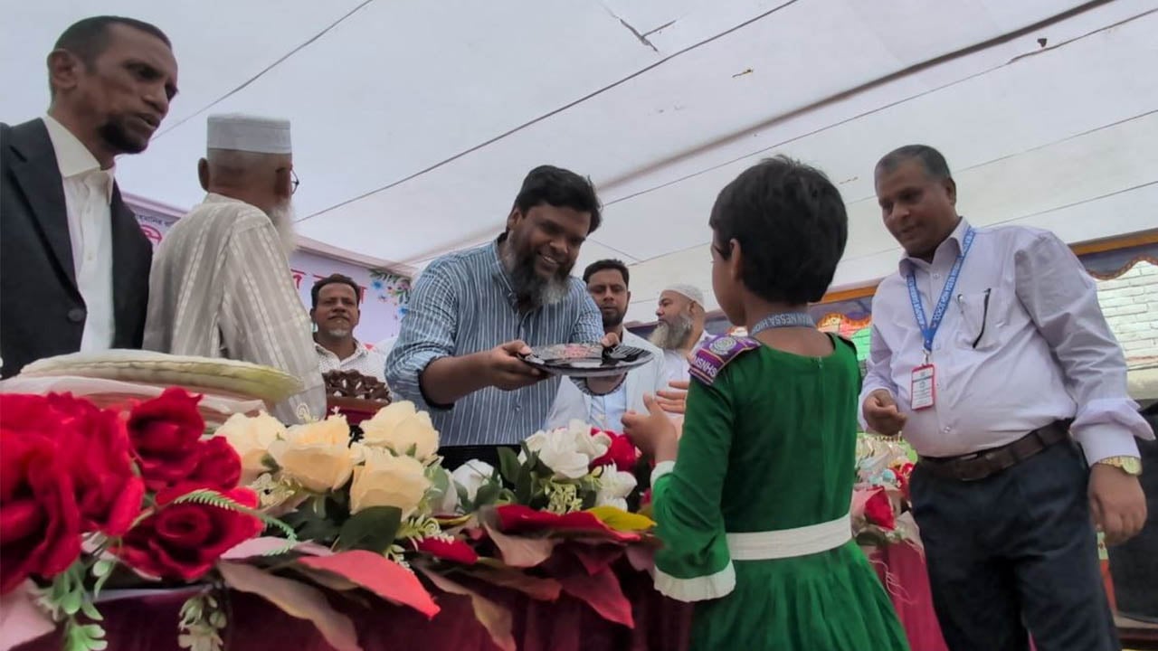 পাঠাগার ও খেলার মাঠ নির্মাণের প্রতিশ্রুতি, ঢাকা ৪-এর বিএনপি প্রার্থীর