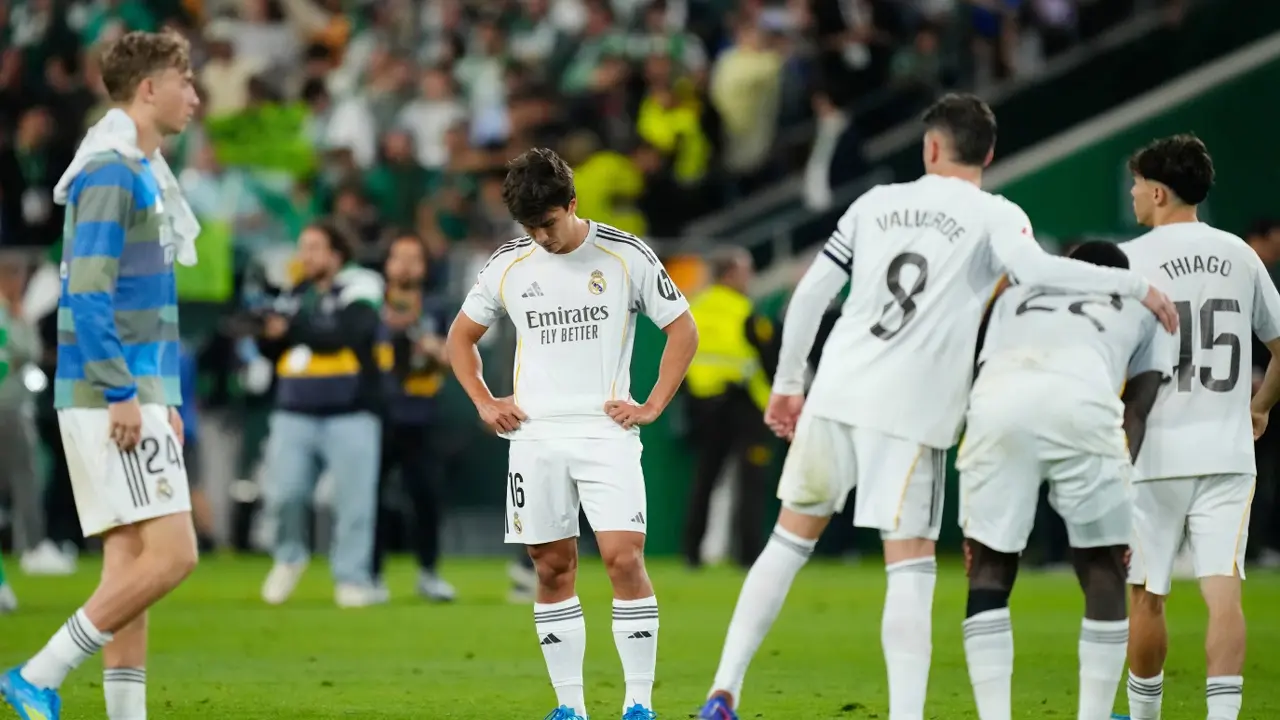 শেষ মিনিটে গোল হজম, শিরোপার দৌড়ে পিছিয়ে রিয়াল