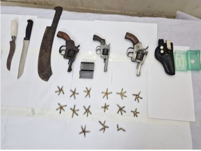 পল্লবীতে পরিত্যক্ত অবস্থায় অস্ত্র উদ্ধার