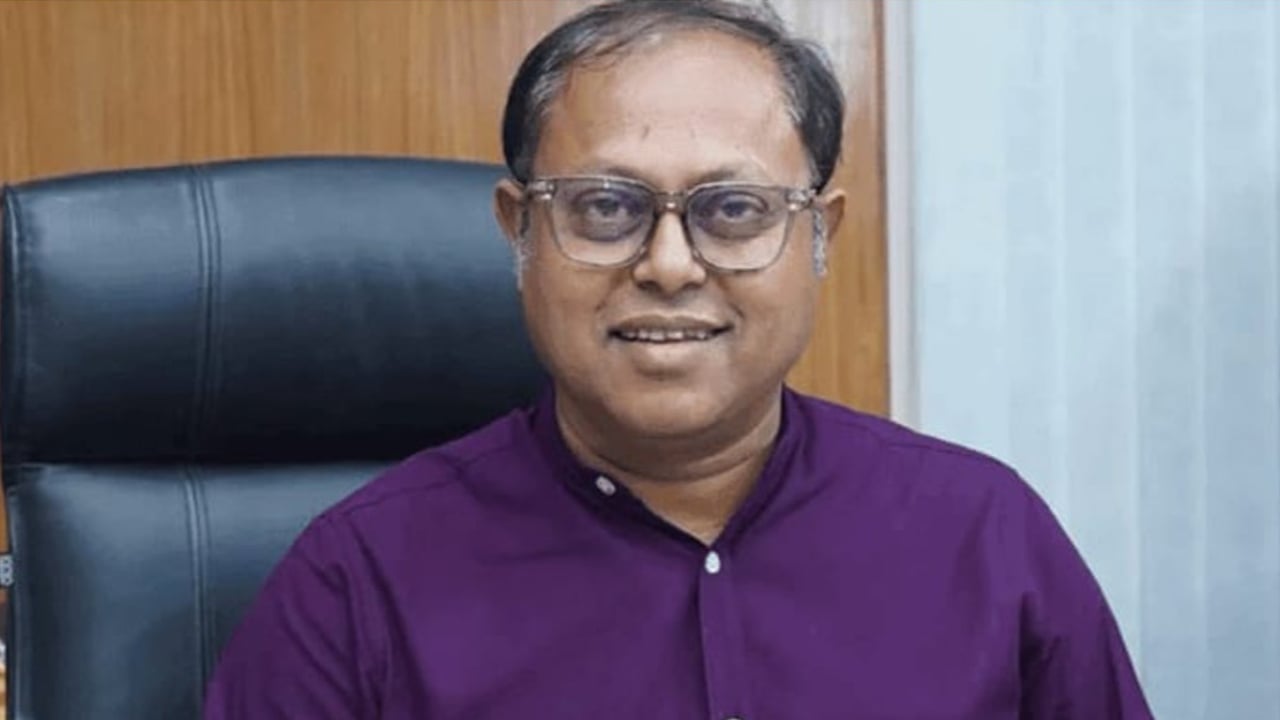 জাতীয় পরিবেশ পদক পেলেন ঢাবি
উপ উপাচার্য