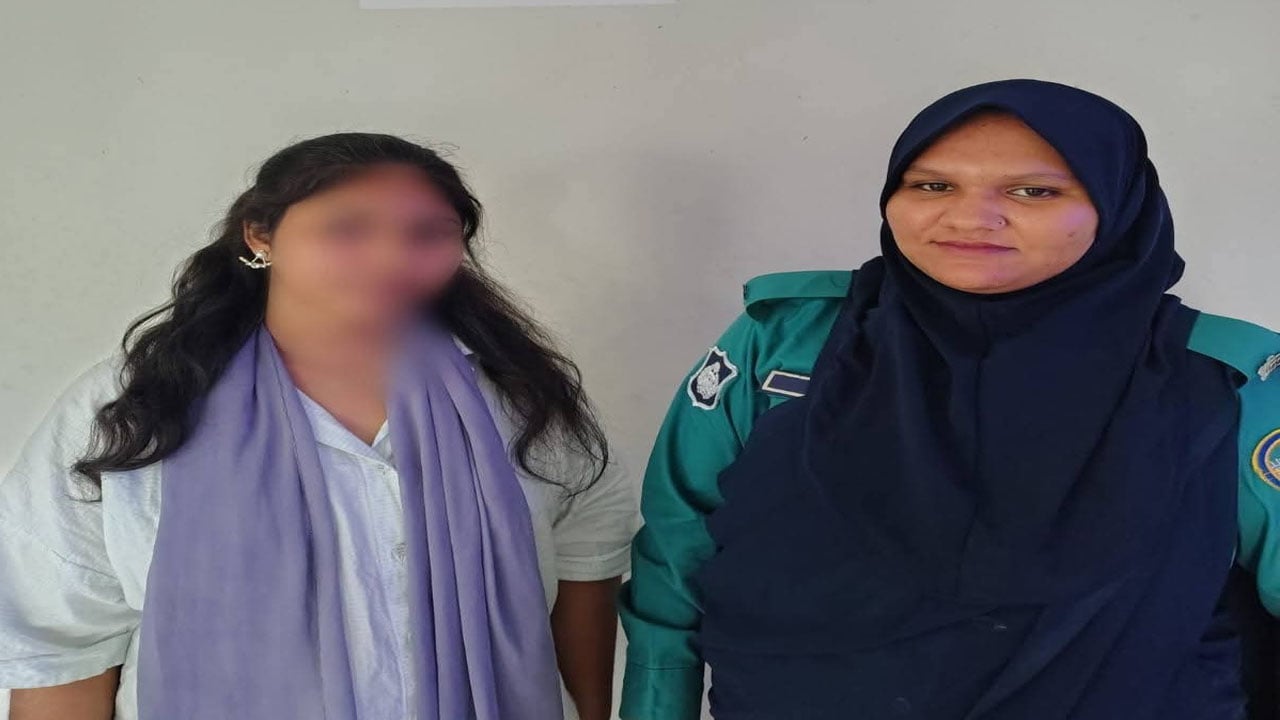 এক হাজার ইয়াবাসহ রোহিঙ্গা তরুণী আটক