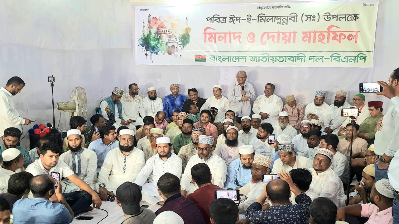 মাজার ভেঙে লাশ পুড়িয়ে দেয়া নবীজির শিক্ষা নয়: রিজভী