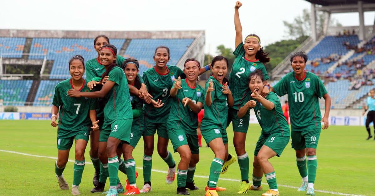বড় স্বপ্ন দেখাচ্ছে নারী ফুটবল দল