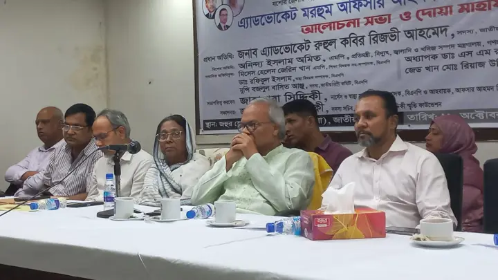 ফ্যাসিস্টদের পথ কী? জামায়াত আমিরের কাছে জানতে চাইলেন বিএনপি মহাসচিব