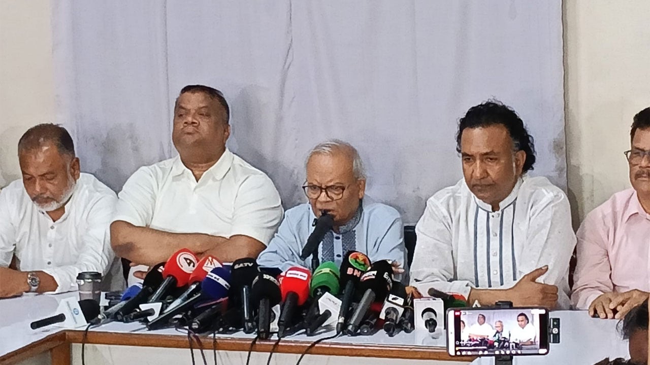 তারেক রহমানের জন-আস্থা টলাতে পারছে না প্রতিপক্ষ: রিজভী