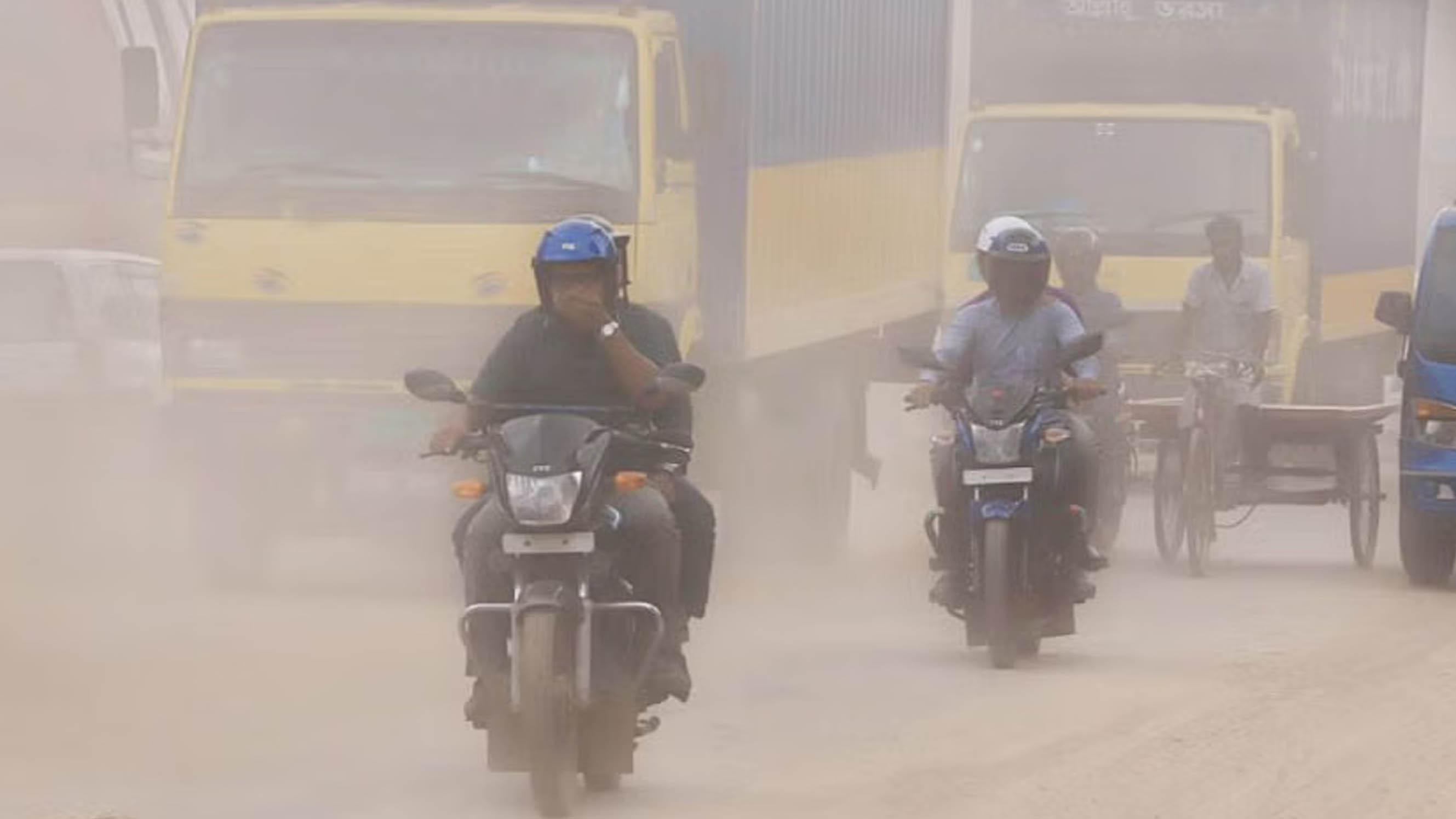 রাজধানী বাতাসের মান ‘খুব অস্বাস্থ্যকর’