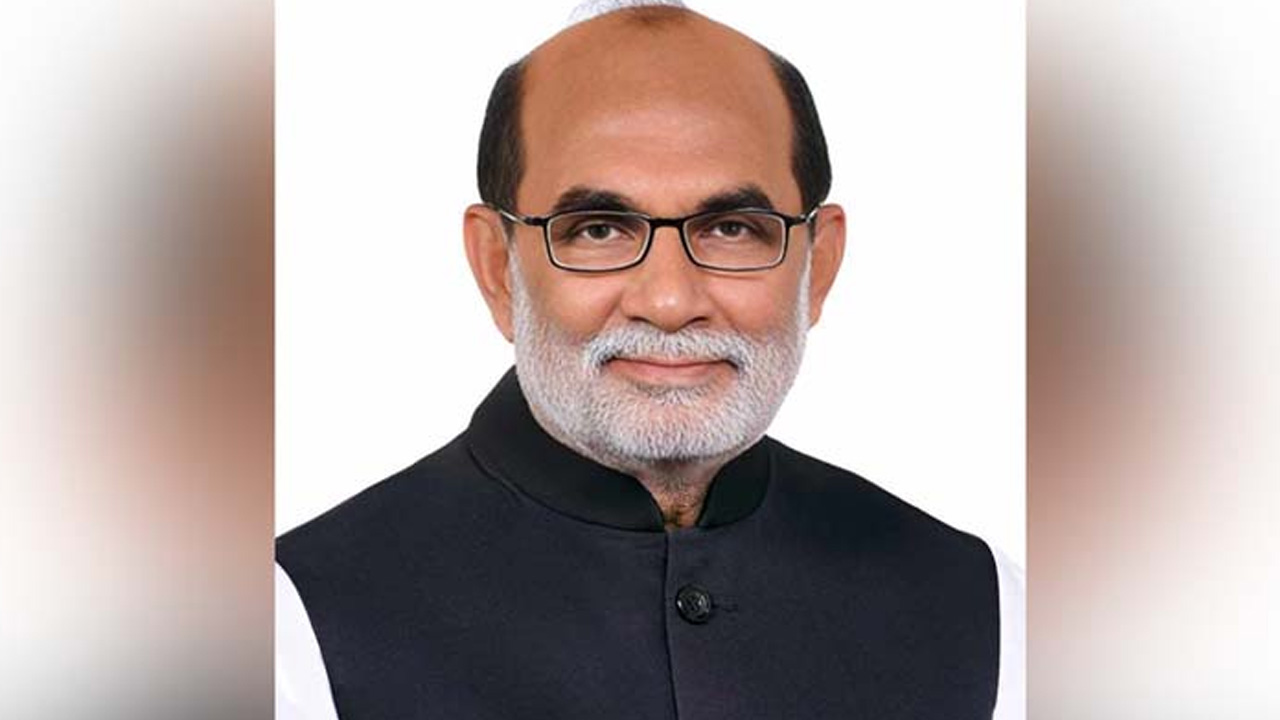 সাবেক মন্ত্রী রেজাউল করিম ও স্ত্রীর বিরুদ্ধে দুদকের ২ মামলা