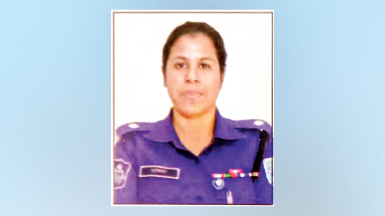 অবৈধভাবে পুলিশ ক্যাডারে আ.লীগ নেতার বোন রাজিয়া