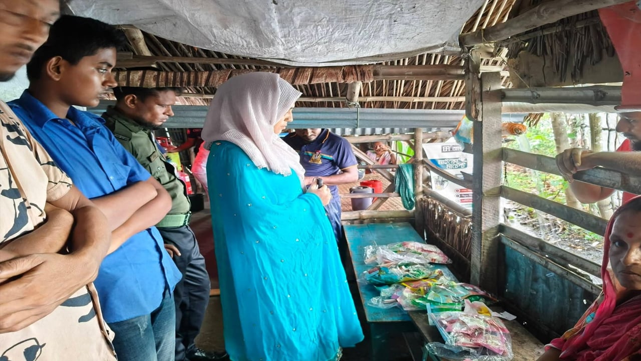 চিপস খেয়ে ১২ শিক্ষার্থী অসুস্থ, দোকান সিলগালা