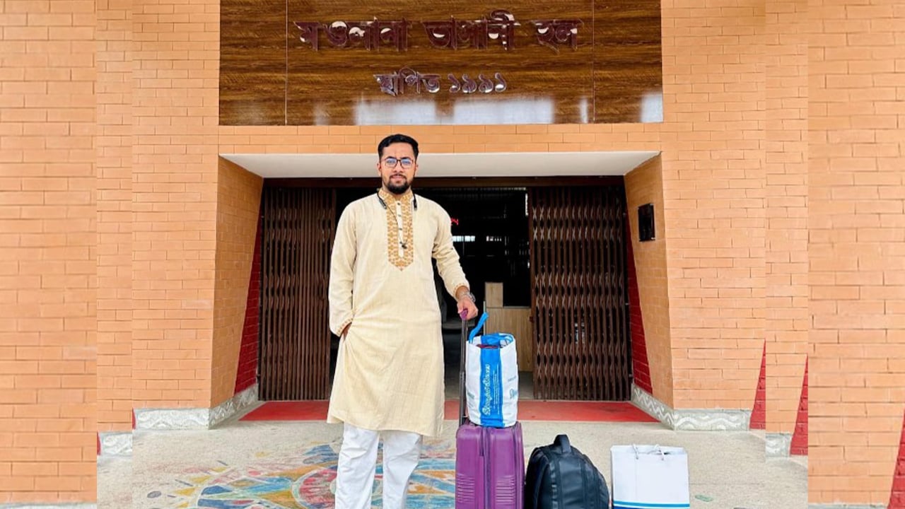 হল ছেড়ে দিয়ে জাকসু জিএসের আবেগঘন পোস্ট