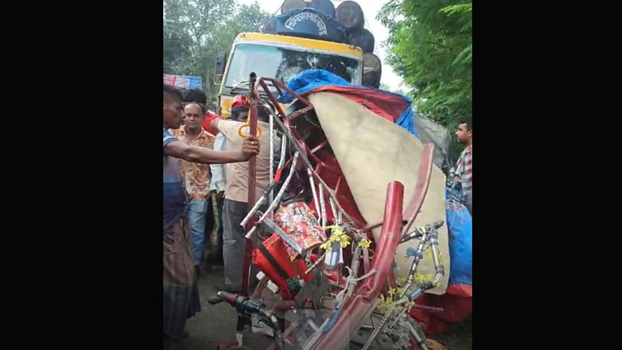 গাইবান্ধায় ট্রাকের ধাক্কায় অটোরিকশার ৩ যাত্রী নিহত