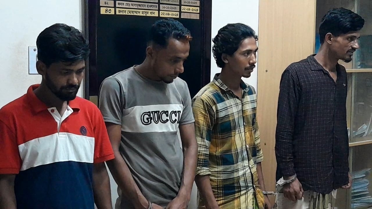 আন্তজেলা ডাকাত দলের ৪ সদস্য গ্রেপ্তার, পালিয়েছে ৭