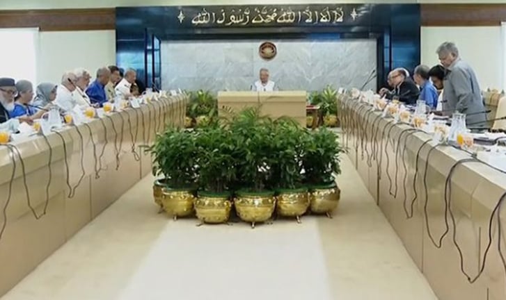 পলাতক আসামিরা নির্বাচনে অযোগ্য, থাকছে ‘না’ ভোট