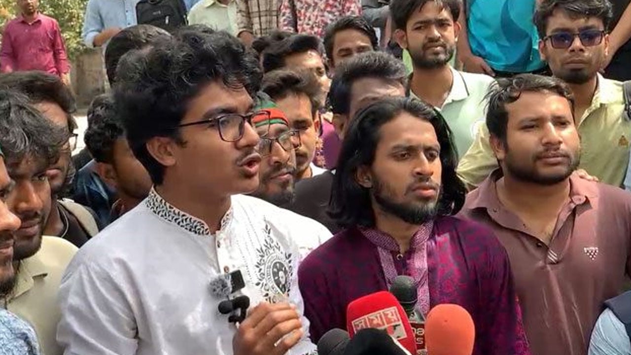 রেলপথ অবরোধ প্রত্যাহার রাবি শিক্ষার্থীদের
