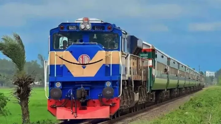 রাজশাহী স্টেশনে রাতভর উত্তেজনার পর ট্রেন চলাচল স্বাভাবিক