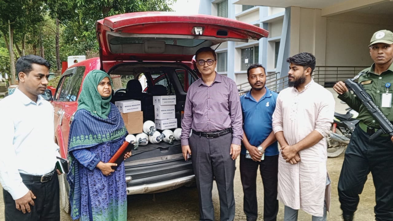 রুমা হাসপাতালে অক্সিজেন সহায়তা, উন্নত চিকিৎসায় ২০ রোগী