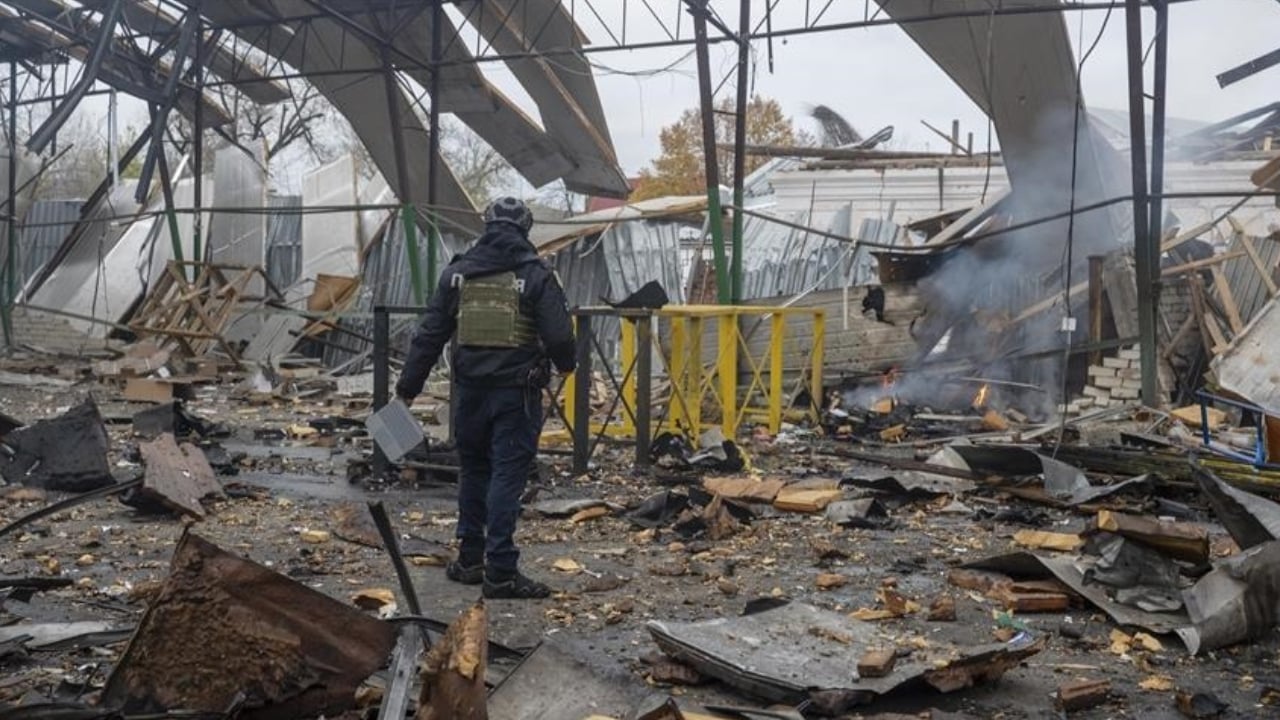 রাশিয়া নিয়ন্ত্রিত খেরসনে ইউক্রেনের ড্রোন হামলা, নিহত ২৪