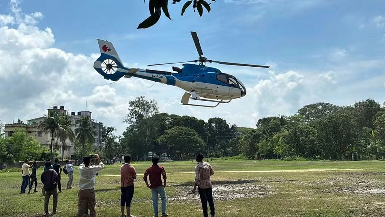 স্ট্রোক করা শিক্ষার্থীকে এয়ার অ্যাম্বুল্যান্সে ঢাকায় পাঠাল রাবি প্রশাসন