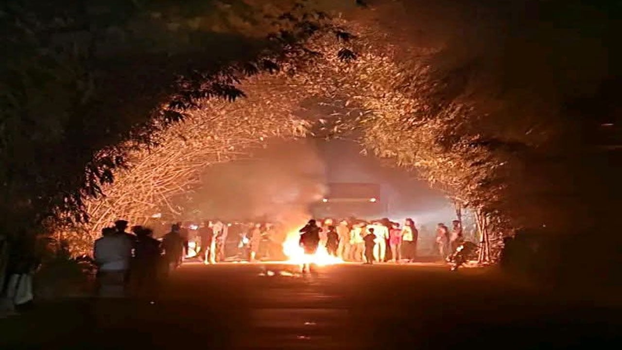 চোর ধরা নিয়ে উত্তেজনা: পুলিশ-এলাকাবাসীর সংঘর্ষ, পুলিশসহ আহত ২০‎‎