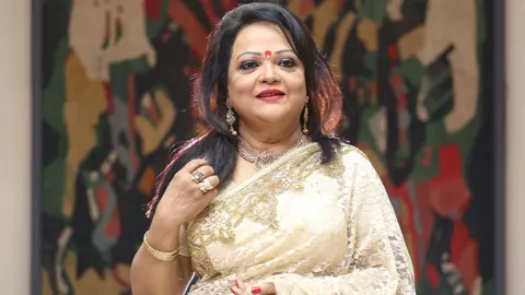 যুক্তরাজ্যে সাবিনা ইয়াসমিন
