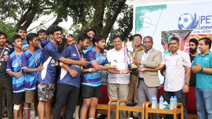 শাহজালাল বিশ্ববিদ্যালয়ে ‘দেশনেত্রী বেগম খালেদা জিয়া স্মৃতি ফুটবল টুর্নামেন্ট’ অনুষ্ঠিত