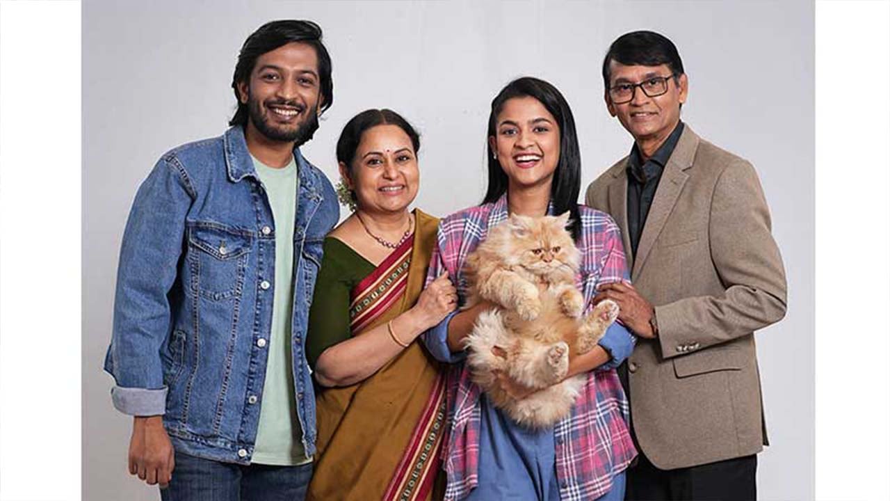 পারিবারিক সম্পর্কের গল্পে সাদিয়া আয়মানের ‘‌মিউ’