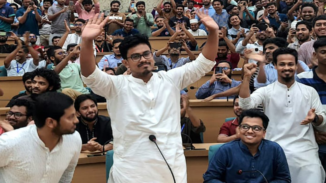 ডাকসুর ভিপি কে এই সাদিক কায়েম
