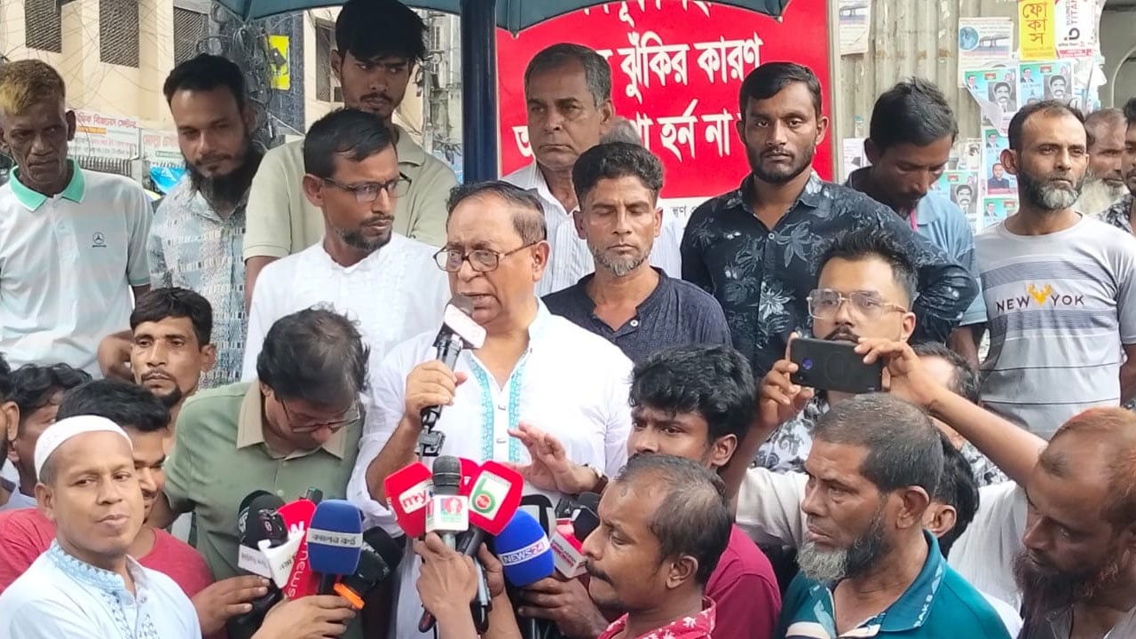 বিদ্যুৎ সংকটের দায় রিকশাশ্রমিকদের ওপর চাপানো হচ্ছে: সাইফুল হক