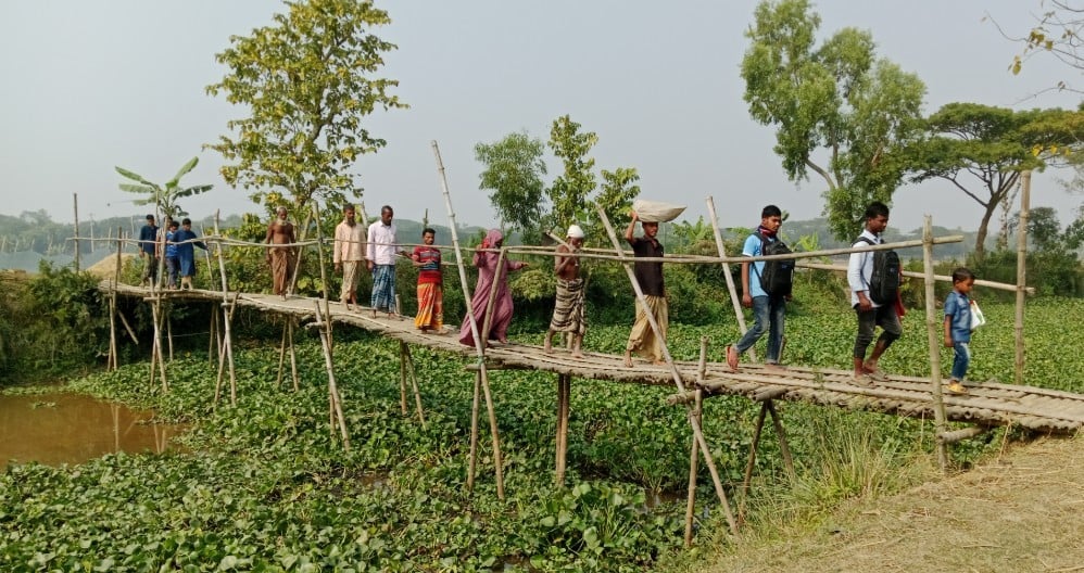 ঈশ্বরগঞ্জে ব্রিজের অভাবে ভোগান্তিতে ১০ গ্রামের মানুষ
