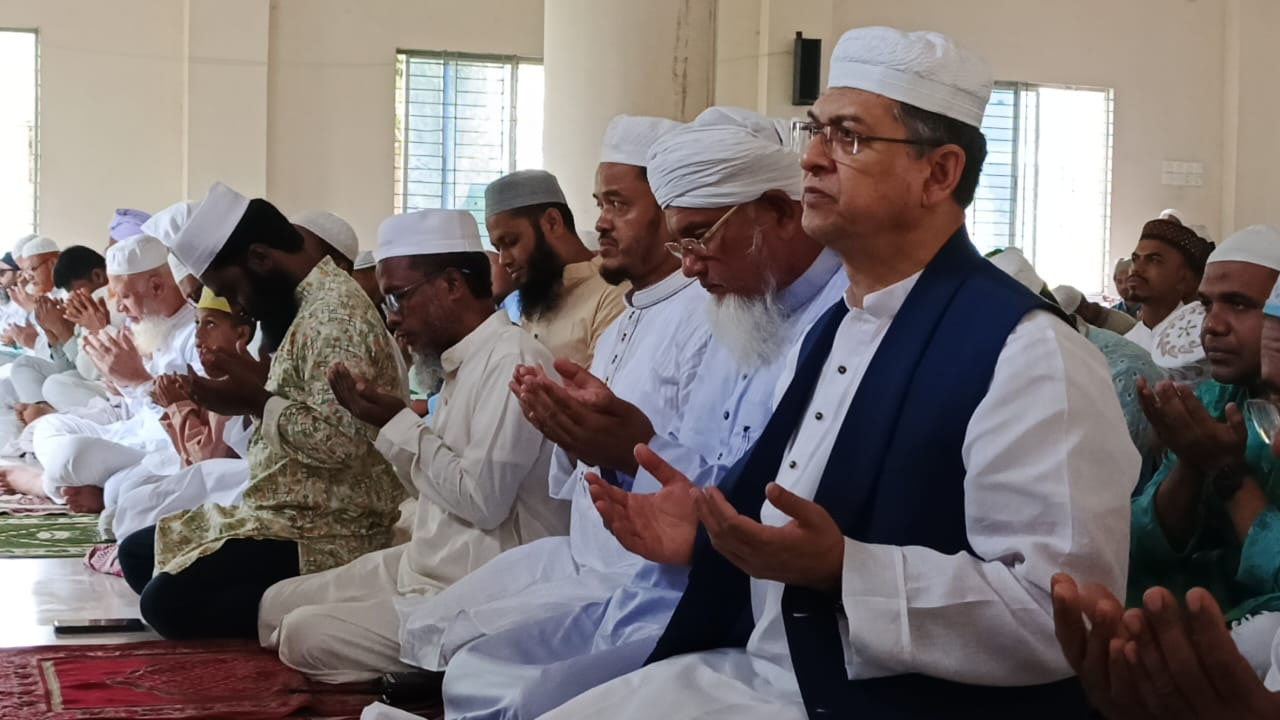 একদশক পর স্বজনদের সাথে সালাহউদ্দিনের ঈদ