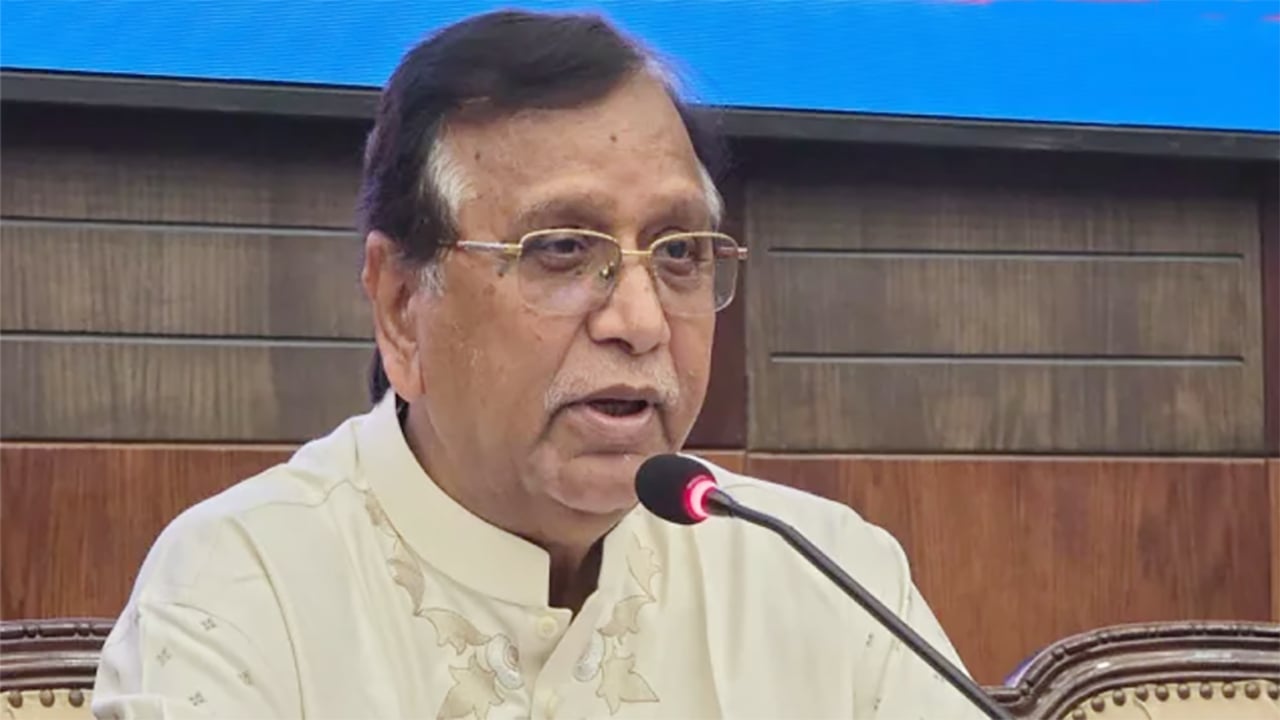 ফুটপাতের ব্যবসায়ীদের লাইসেন্স দেবে সরকার