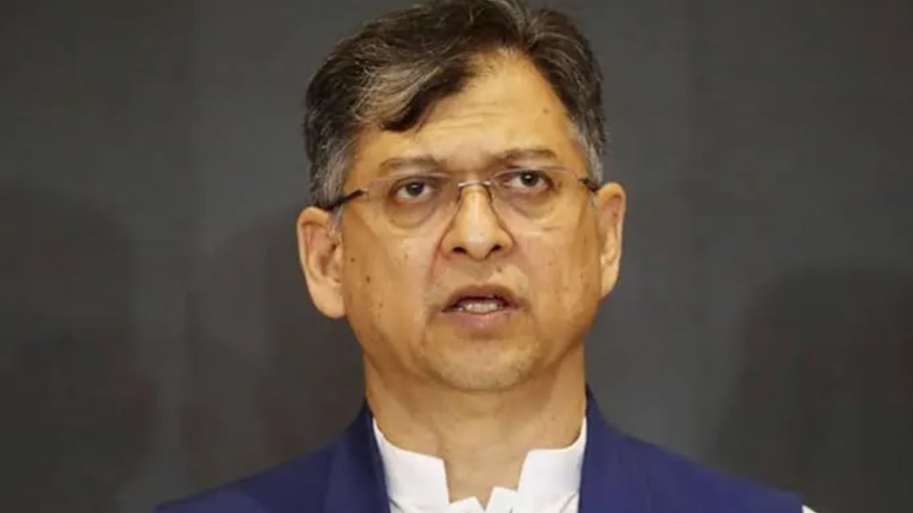 মাদকমুক্ত দেশ গড়তে কাজ করছে সরকার: স্বরাষ্ট্রমন্ত্রী