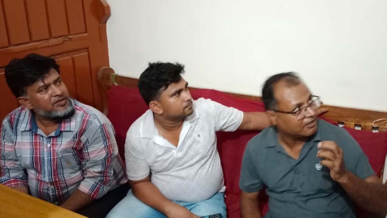 শ্যামনগরে ম্যাজিস্ট্রেট-সাংবাদিক সেজে চাঁদা দাবি, তিন প্রতারক আটক