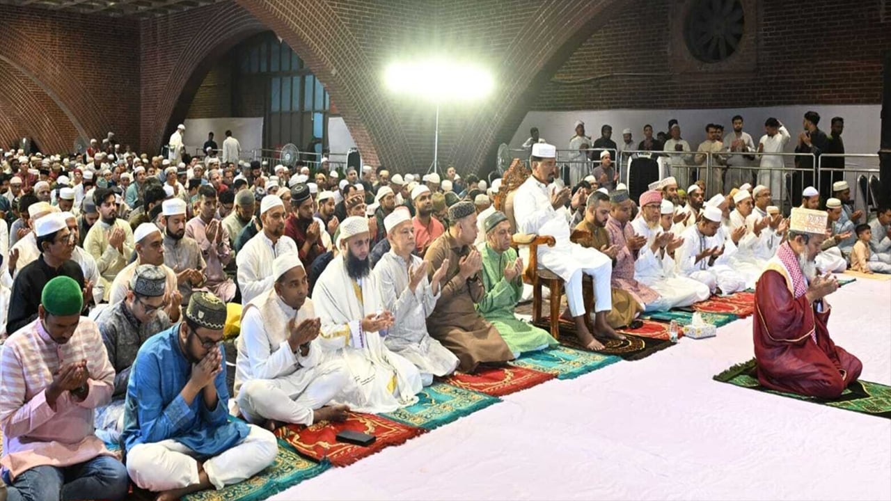 সংসদ ভবনে পবিত্র ঈদের জামাত অনুষ্ঠিত