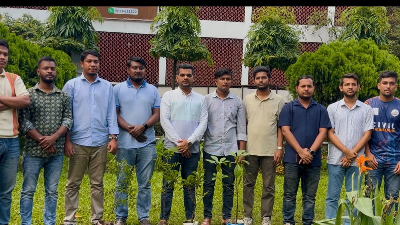 শহীদদের স্মরণে বেসরকারি বিশ্ববিদ্যালয় ছাত্রদলের বৃক্ষরোপণ কর্মসূচি