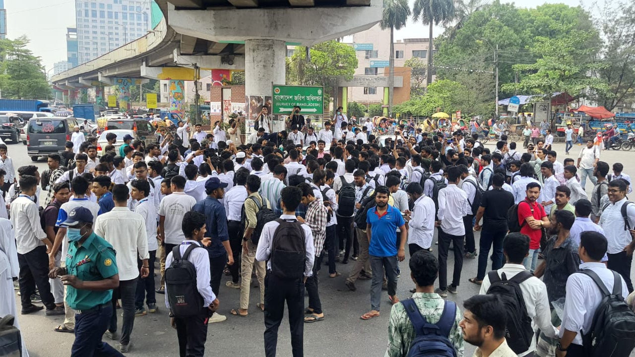 দাবি আদায় না হওয়া পর্যন্ত রাজপথ না ছাড়ার ঘোষণা পলিটেকনিক শিক্ষার্থীদের
