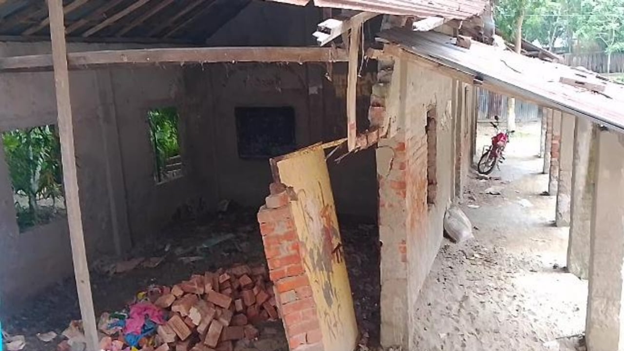 মাদরাসার পুরাতন মালামাল বিক্রির অভিযোগ সভাপতির বিরুদ্ধে