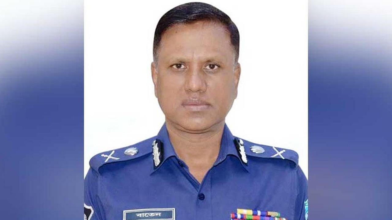 সাবেক ডিআইজি বাতেন ও তার স্ত্রীর বিরুদ্ধে মামলা