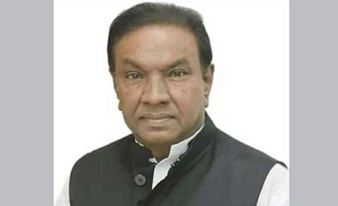 পরিবার সহ সাদেক খানের ৫০টি ব্যাংক হিসেব অবরুদ্ধ; দেশত্যাগে নিষেধাজ্ঞা