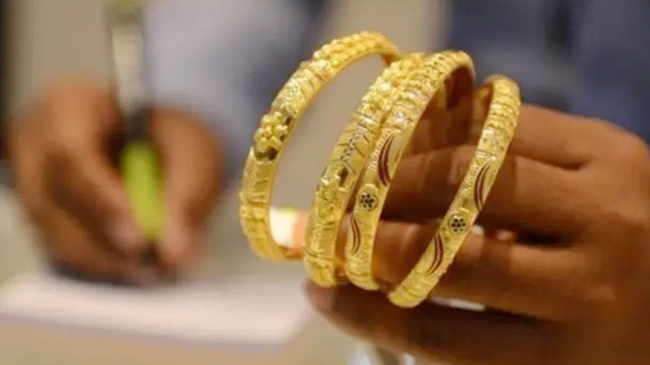 স্বর্ণের দাম ভরিতে কমল ৫ হাজার টাকা