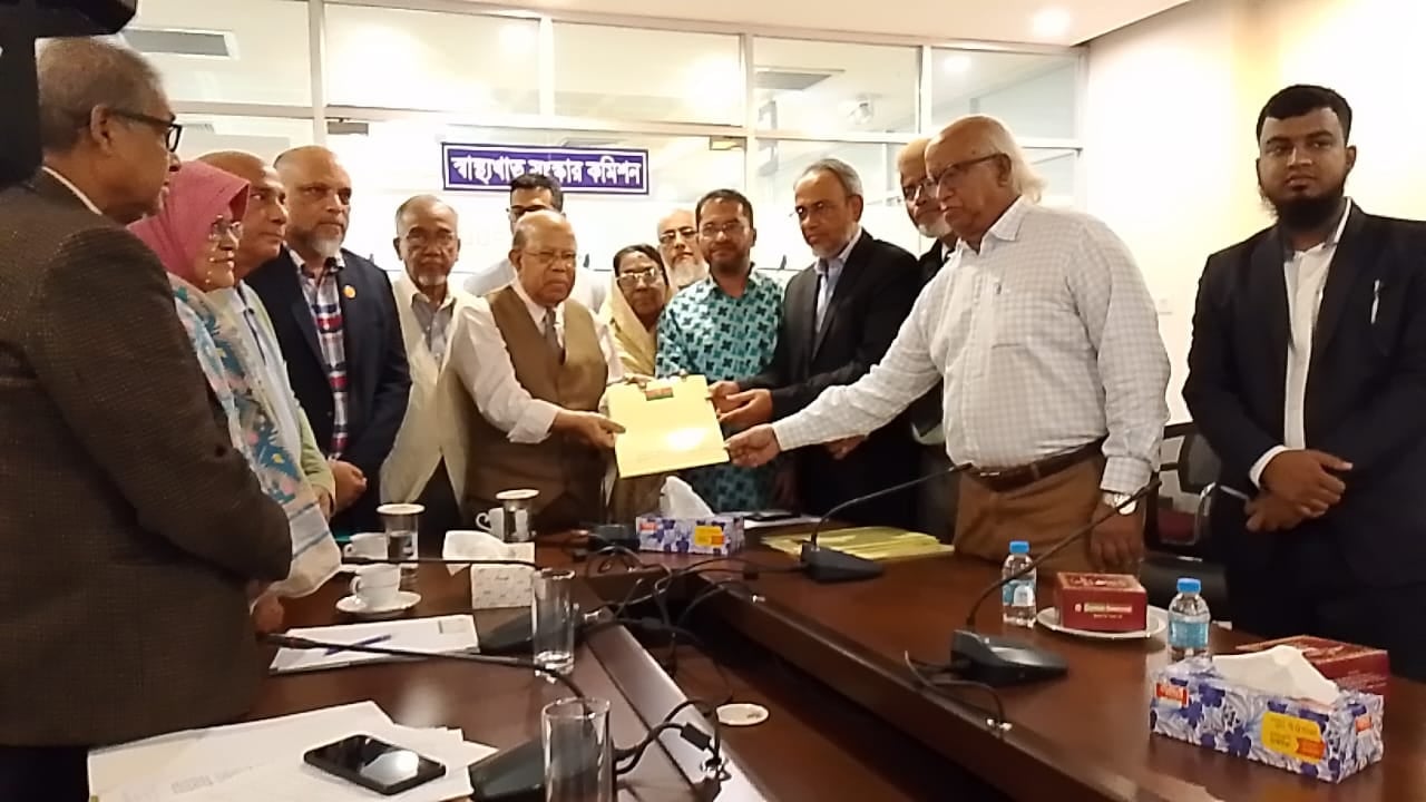 স্বাস্থ্যখাত সংস্কারে বিএনপির প্রতিবেদন জমা