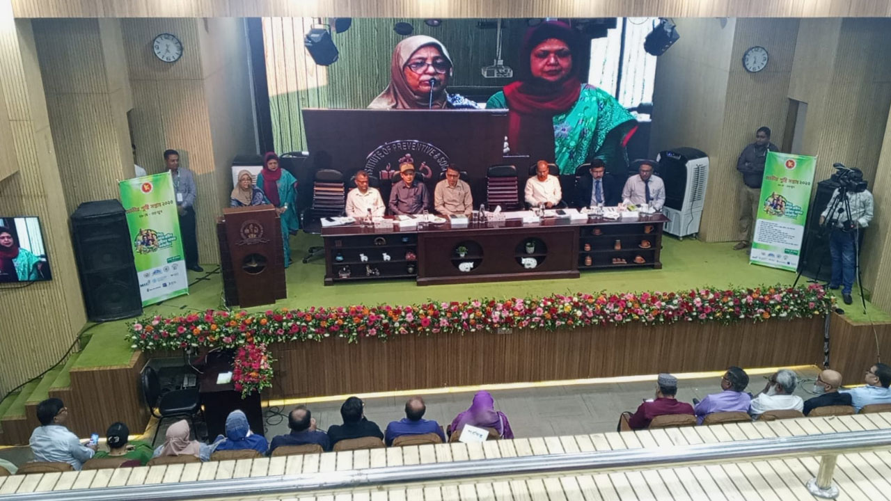 শিশুদের বেড়ে ওঠার অনুকূল পরিবেশ না থাকায় উদ্বেগ স্বাস্থ্য উপদেষ্টার