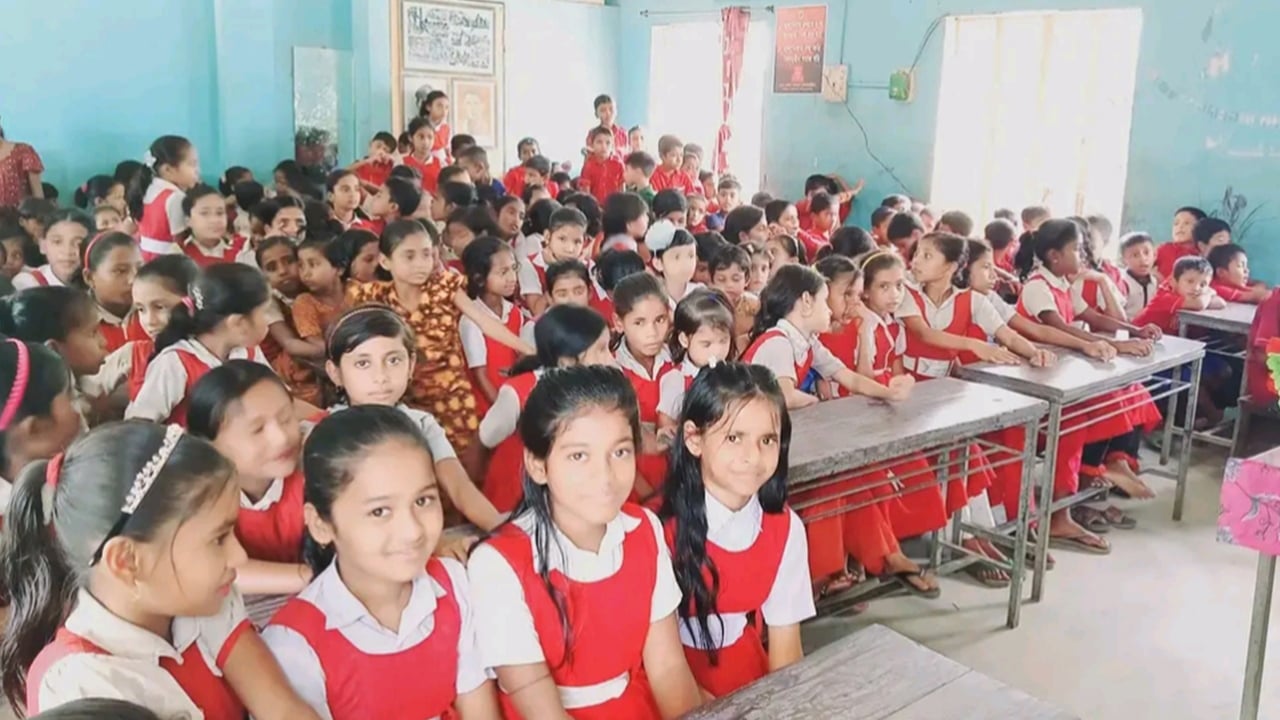 স্কুলে খাবার পাবে প্রাথমিকের শিক্ষার্থীরা